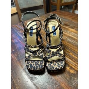 Bakers Renee Leopard Print Platform Block Heel Sandals Square Toe Animal 8M 439